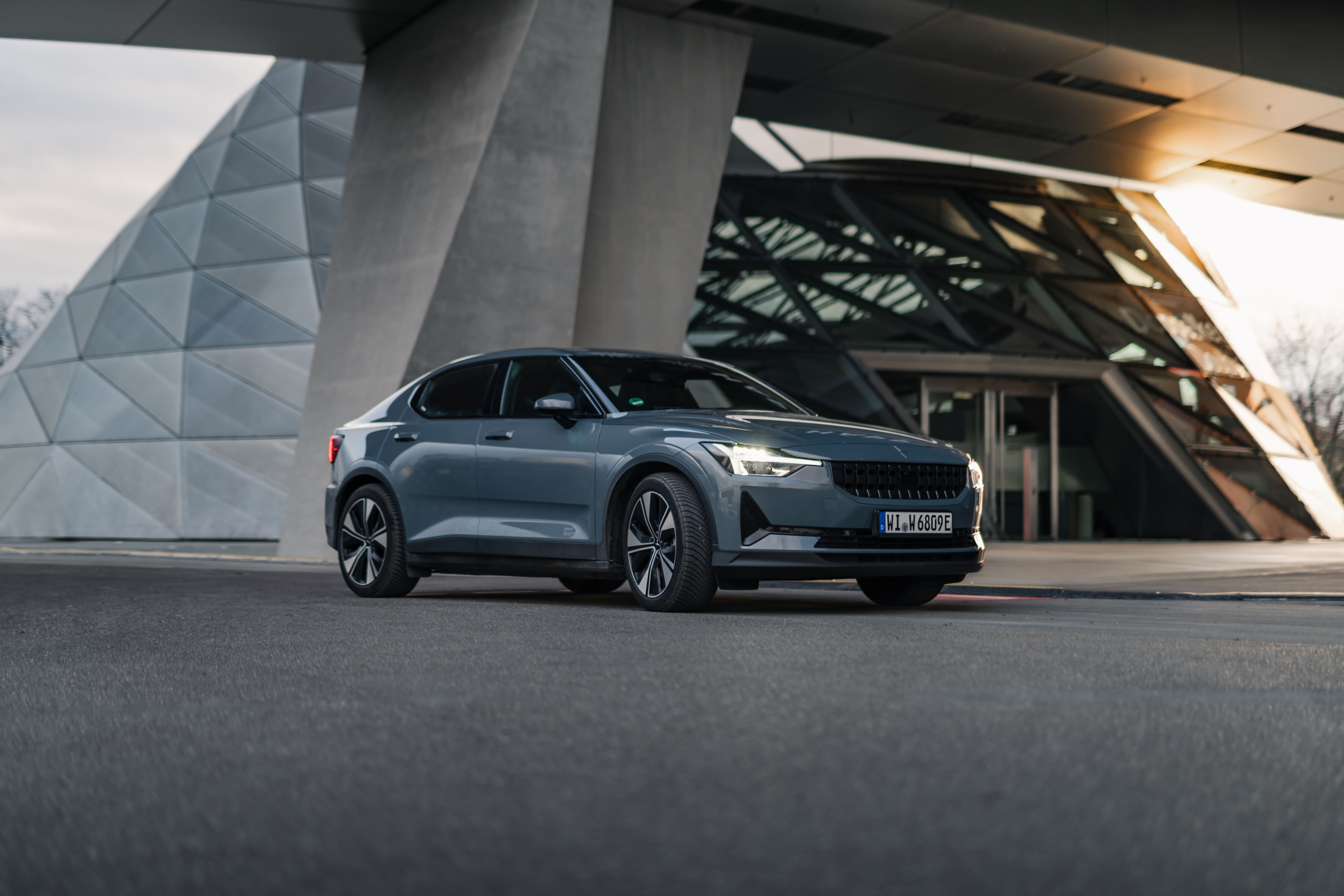 Automotive Fotografie München - Moderne Linien und Design von Levin Müllerschön